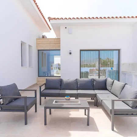 Aretousa Dyo By Prestige Bookings * Peyia