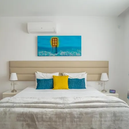 Aretousa Dyo By Prestige Bookings Peyia